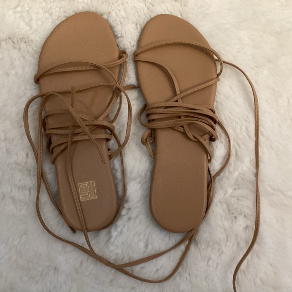 NEW STRAPPY TIE UP LEG SANDALS